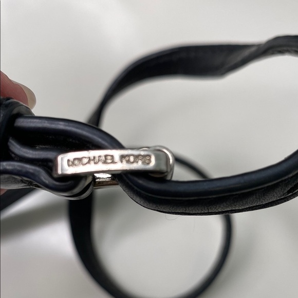 Michael Kors Ginny Medium Messenger Crossbody‎ MK Signature Bag 30H6TGNM2V Black - Picture 6 of 16